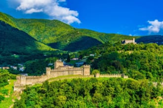 モンテベッロ城・サッソ・コルバロ城（スイス世界遺産）