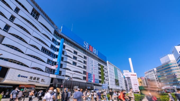 池袋駅東口（東京・池袋）