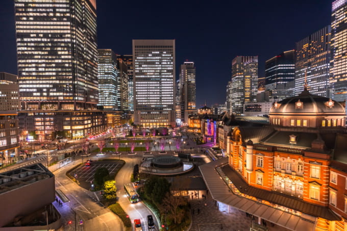 KITTE 丸の内から眺める東京駅・丸の内ビジネス街の夜景