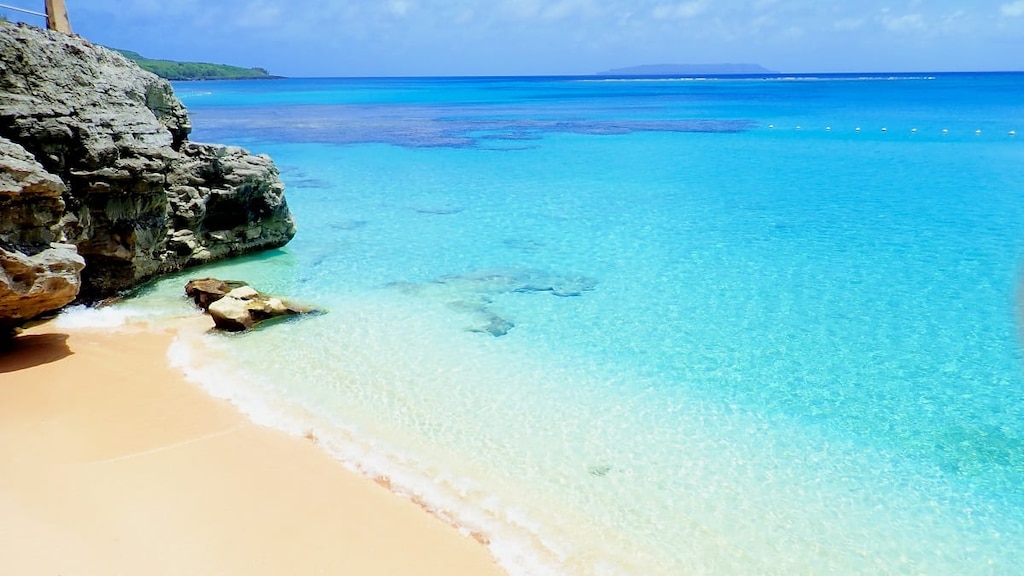 テニアン島の観光スポットは？「テニアンブルー」の海は必見！