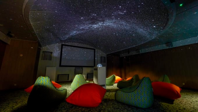 東京九州フェリー「スクリーンルーム」プラネタリウム