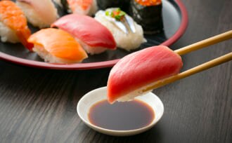 日本の代表的グルメのお寿司