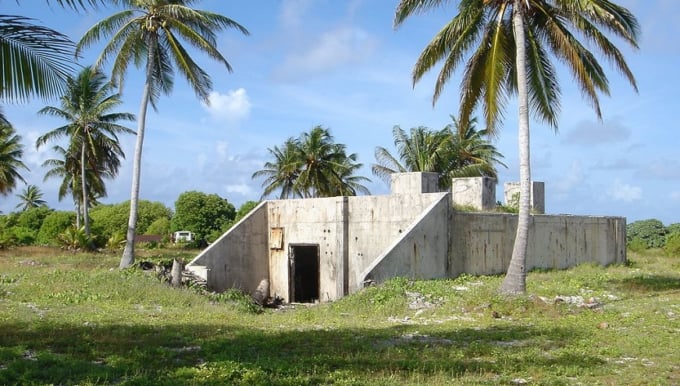 Yahoo!知恵袋世界遺産に関する質問です。「ビキニ環礁核実験場」が世界遺産に登録されているとのことですが、それは島全体を指すのでしょうか？私はユネスコに載っていたこの画像の建物が実験場だと思っていました。島全体が実験