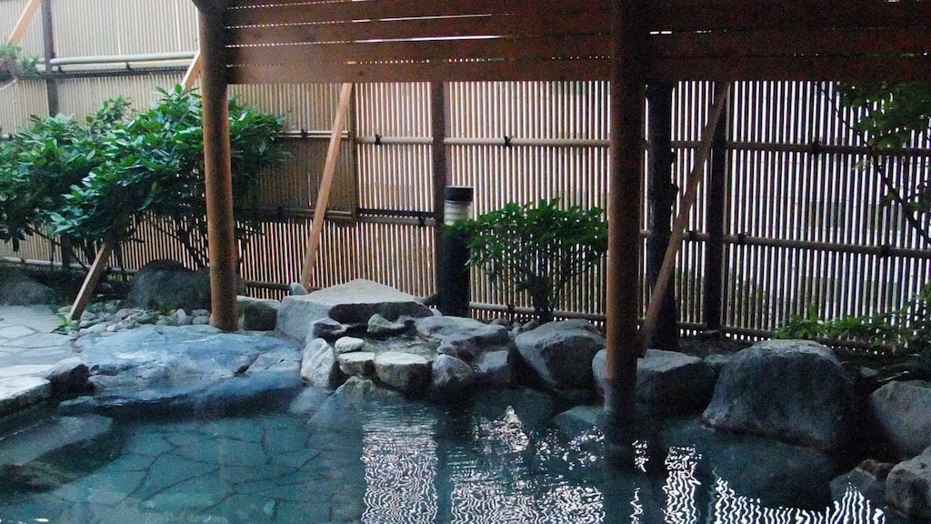 函館空港の西隣「湯の川温泉」を基地に函館観光｜アクセスの良さも魅力！