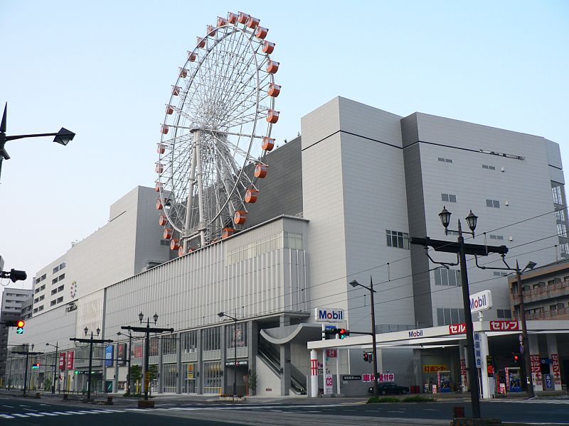 みらい長崎ココウォークでショッピング！観覧車からは長崎夜景も？