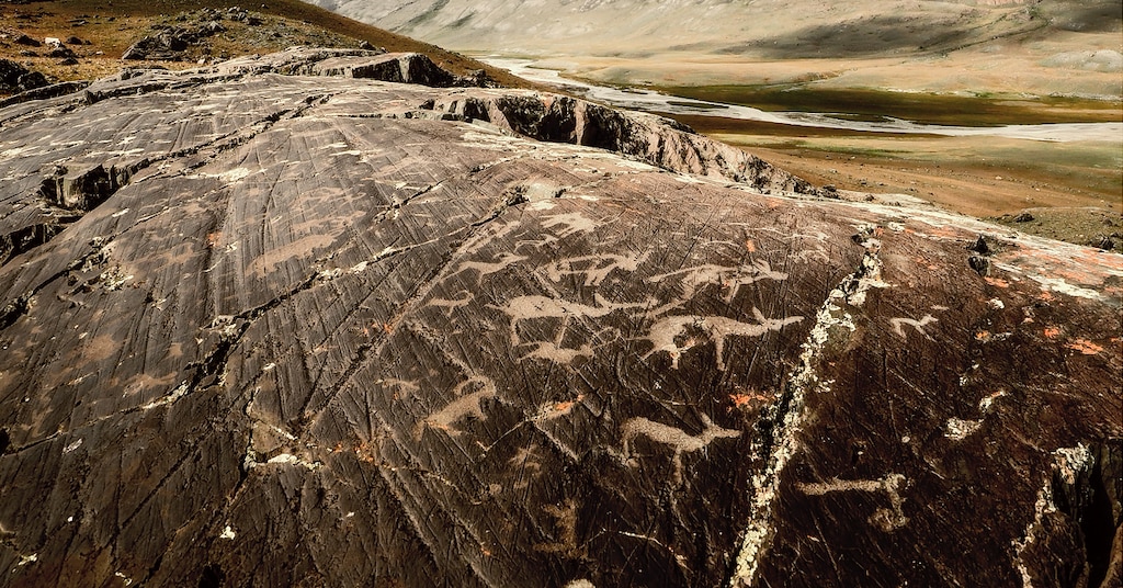 一万二千年の歴史を物語る！世界遺産「モンゴル・アルタイ山系の岩絵群」