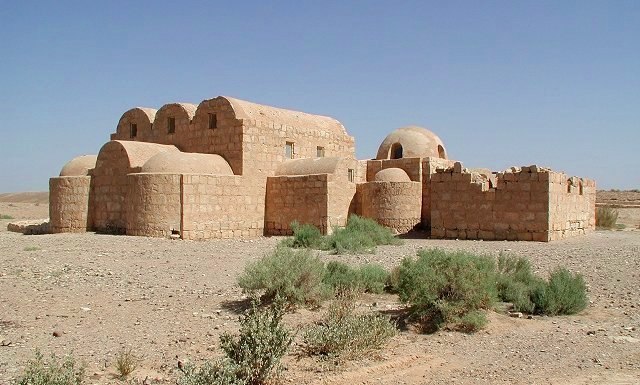 ヨルダンの世界遺産！砂の中に隠されたアムラ城はサウナもあった