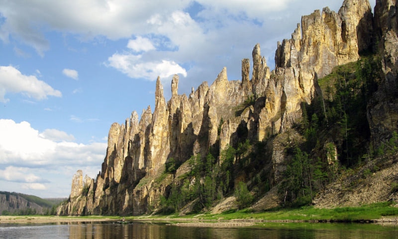 自然が作り出した芸術！ロシアの世界遺産レナ川の石柱自然公園