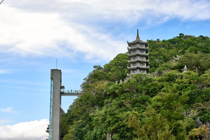五行山のエレベーター（ベトナム・ダナン）