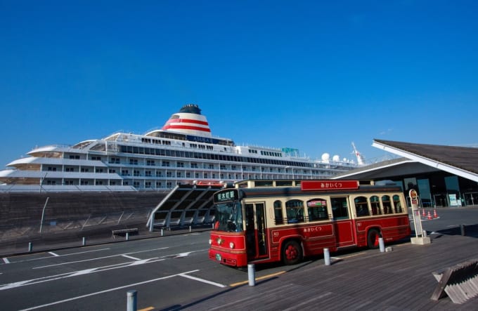 観光スポット周遊バス「あかいくつ」