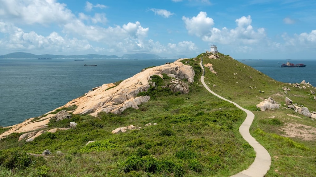 香港最南端の島、秘境の蒲台島ハイキングで奇岩と古代文字を見に行こう！