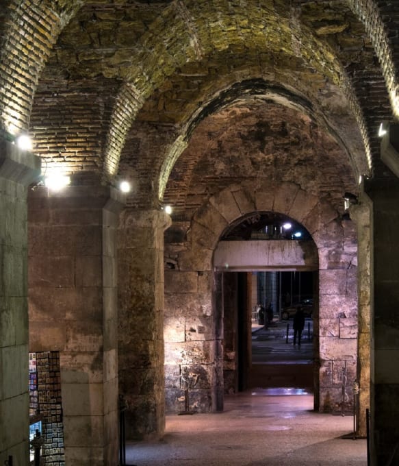 ディオクレティアヌス宮殿の地下（スプリト）