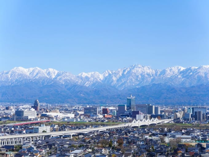 呉羽山から見た立山連峰（富山）