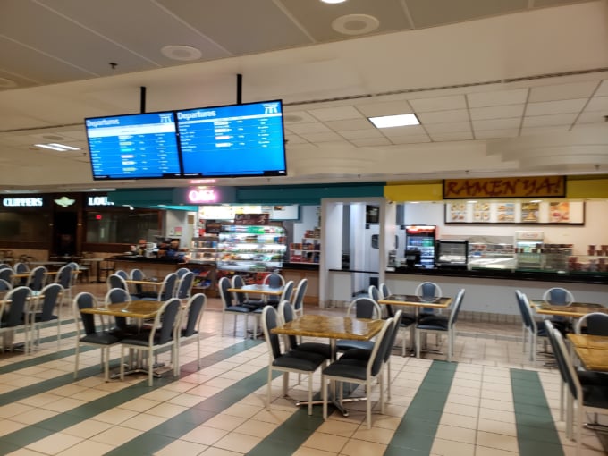 グアム国際空港の飲食店②