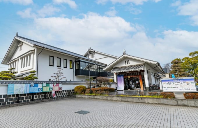 砥部焼伝統産業会館