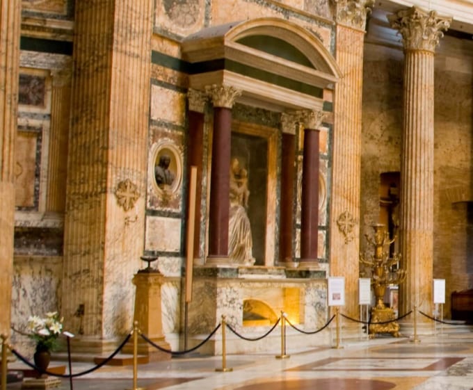 パンテオン　ラファエロのお墓（ローマ）