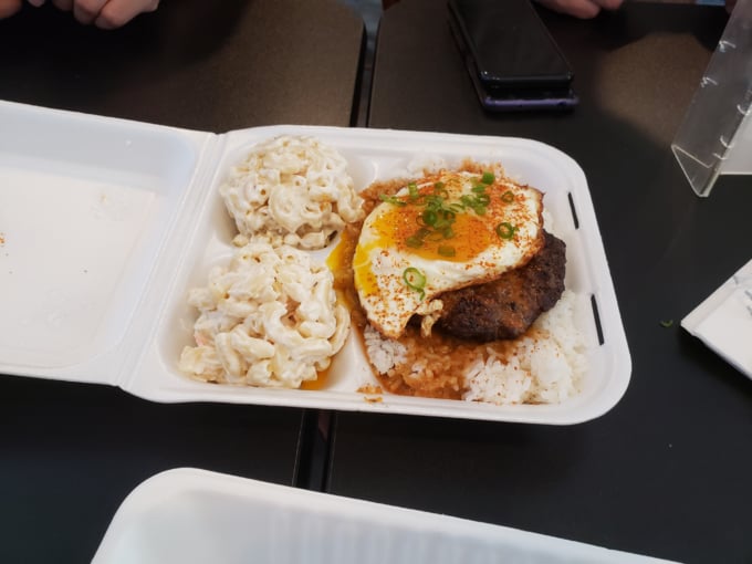 Inas Kitchenのロコモコ