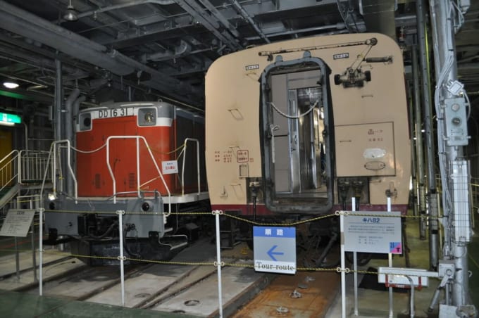 「青函連絡船メモリアルシップ 八甲田丸」車両格納スペース（青森県）