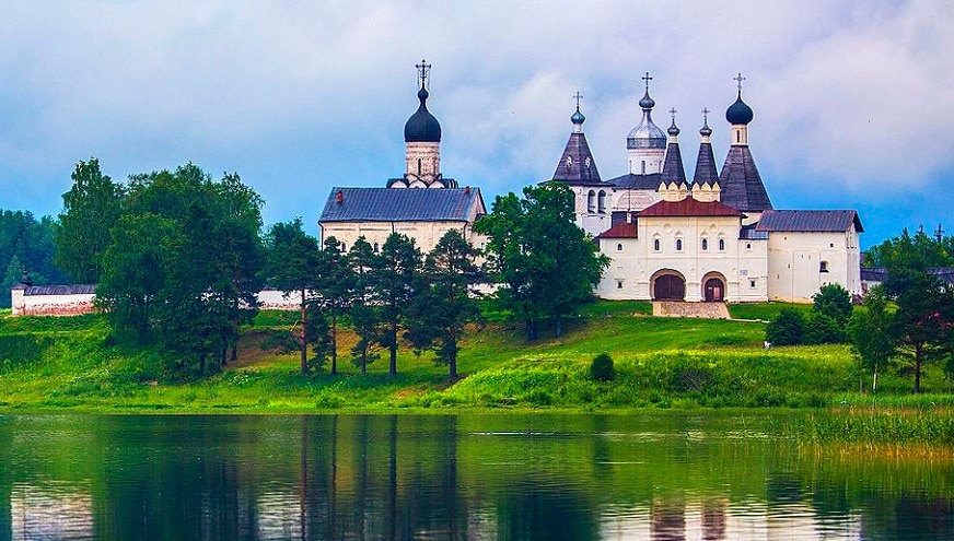 美術館のようなロシアの世界遺産！フェラポントフ修道院の建造物群