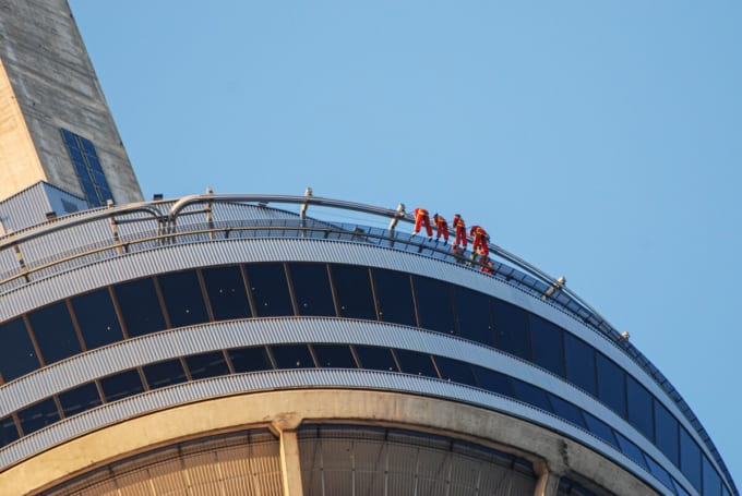 CNタワー「エッジ・ウォーク（Edge Walk）」