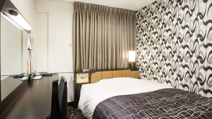 アパホテル〈函館駅前〉の客室（ダブルルーム）