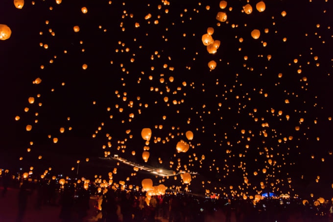 コムローイ祭り 日本
