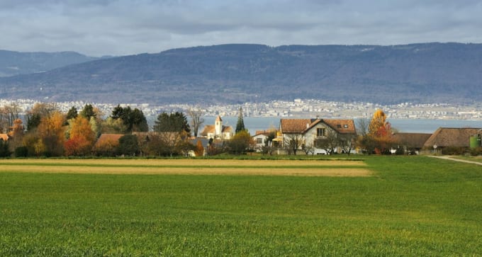 ヌーシャテル湖（スイス）