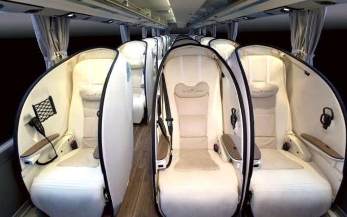 WILLER リボーンの内観