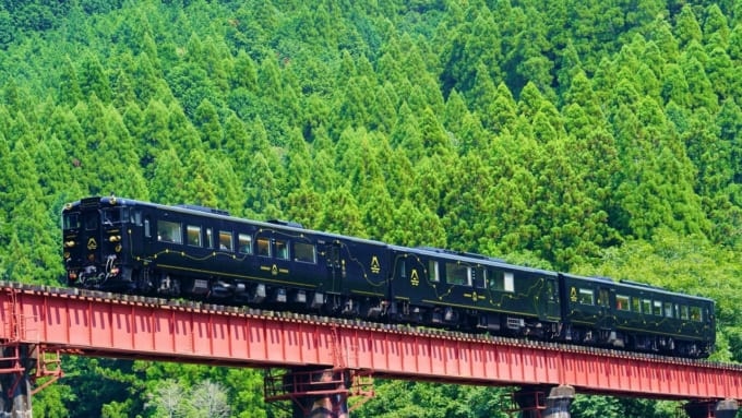 JR九州の観光列車「かんぱち・いちろく」