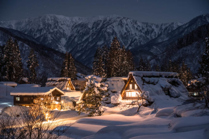冬の五箇山 相倉合掌造り集落の雪景色