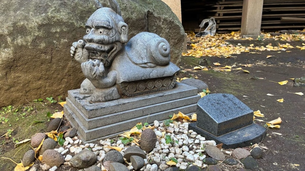【新宿】稲荷鬼王神社とは？｜お守りやご利益をご紹介