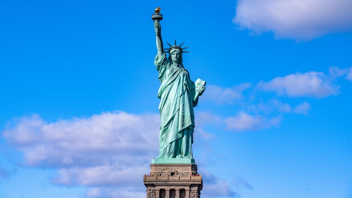 自由の女神像」アメリカ・ニューヨークを代表する世界遺産観光スポット ...