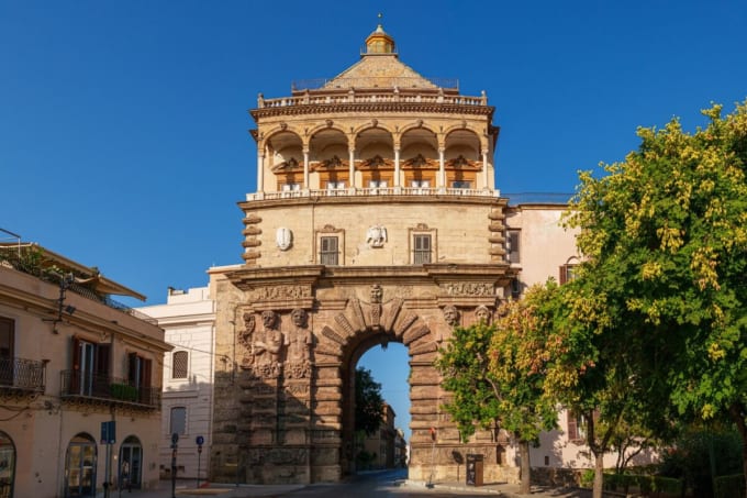 ヌォーヴァ門（イタリア・パレルモ）