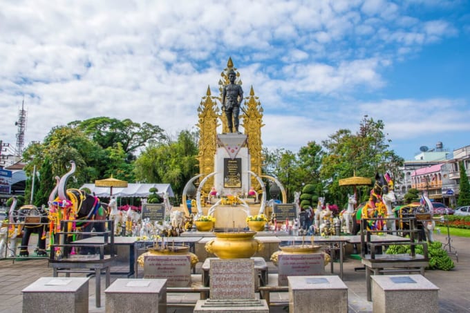 メンラーイ王像（チェンライ）