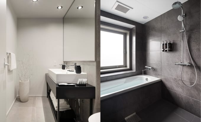 「BnA Alter Museum」スイートルームのバスルームと洗面台