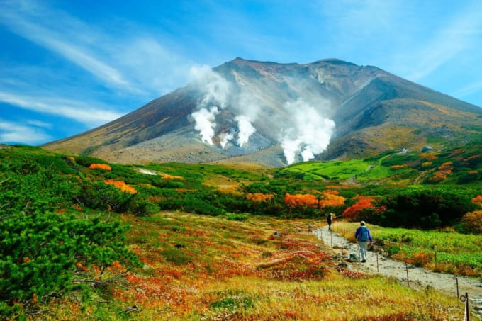 紅葉の大雪山旭岳（北海道上川郡）