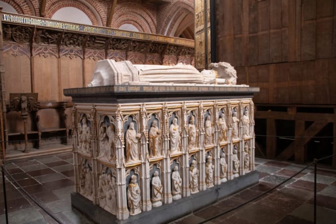 ロスキレ大聖堂「スカンジナビア女王マルグレーテ1世の石棺」（デンマーク世界遺産）