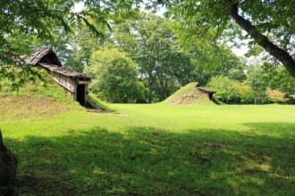 御所野縄文公園の竪穴式住居群