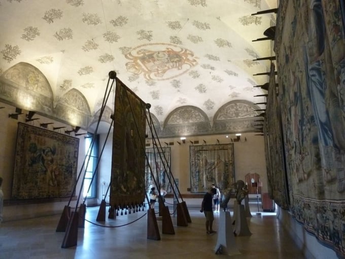 スフォルツェスコ城 美術館「旗の間」