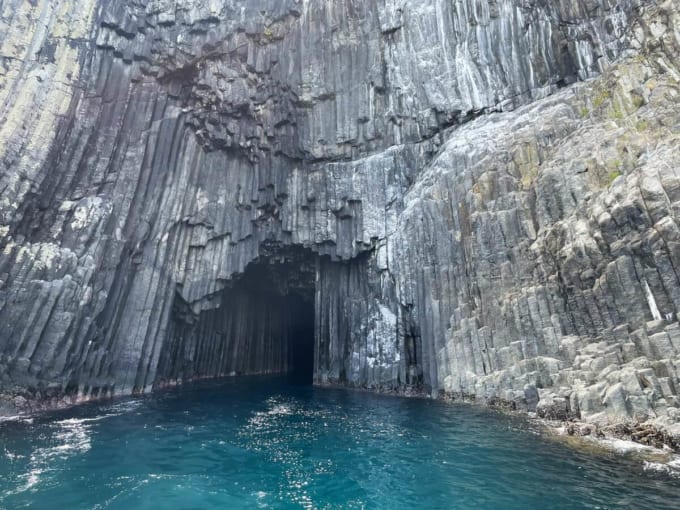 芥屋の大戸 黒磯海岸（福岡×春）