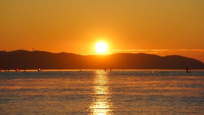 神奈川県　片瀬海岸の初日の出