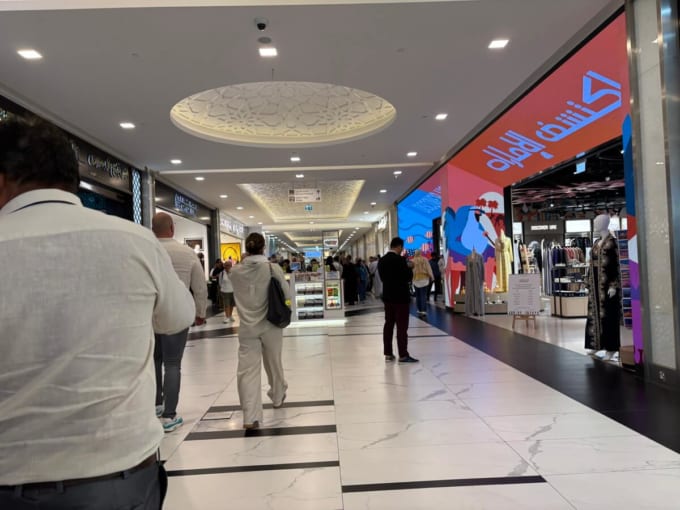 シェイク・ザイード・グランド・モスクのショッピングモール（UAE・アブダビ）