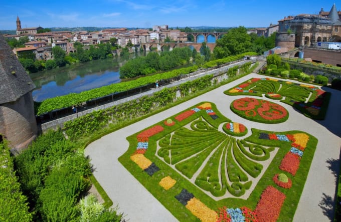 ベルビ宮殿の庭園（世界遺産：アルビの司教都市）