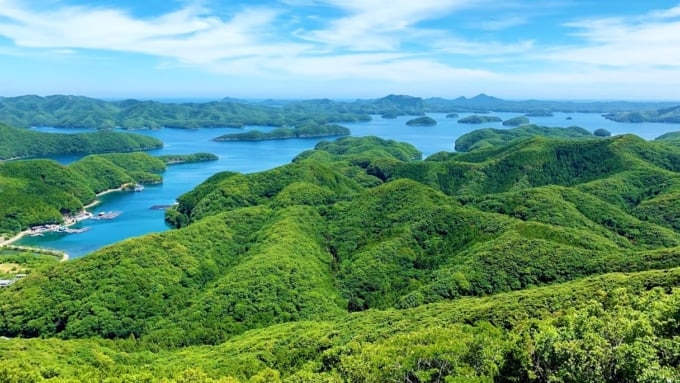 烏帽子岳展望台（長崎県・対馬）