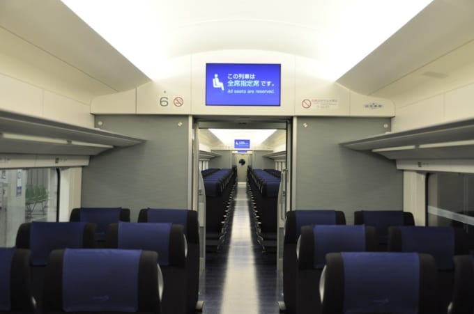 スカイライナー　車内インテリア