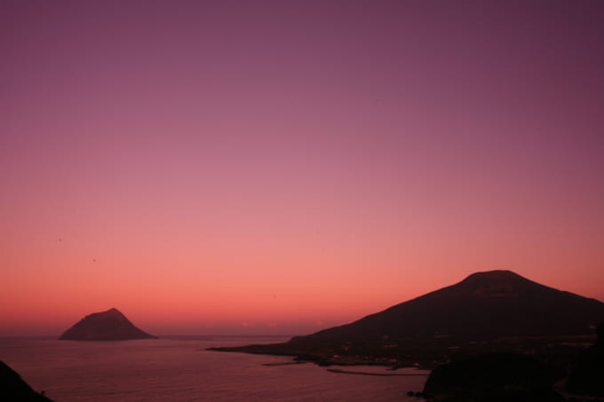 八丈富士の朝焼け