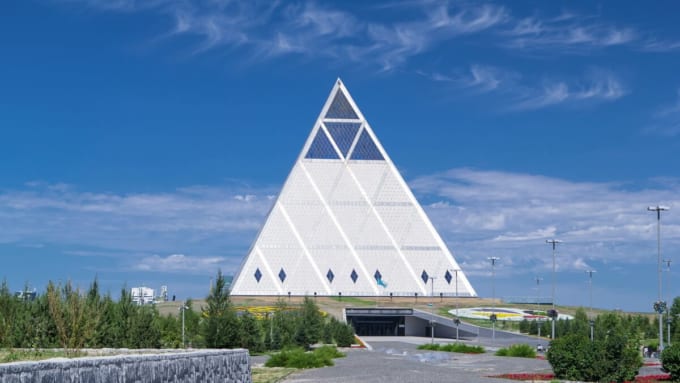 ドヴォレツ・ミーラ・イ・ソグラシヤ／平和のピラミッド （カザフスタン・アスタナ）