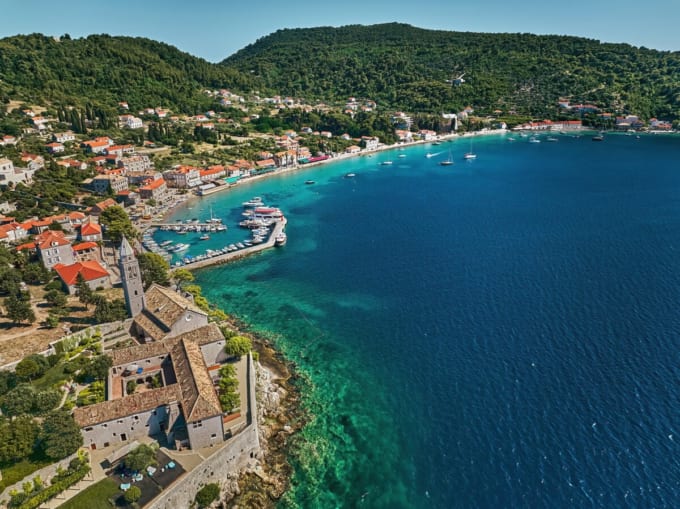 エラフィティ諸島のロプド島