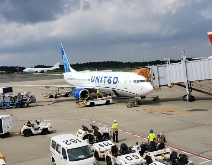 グアム行きのユナイテッド航空の飛行機