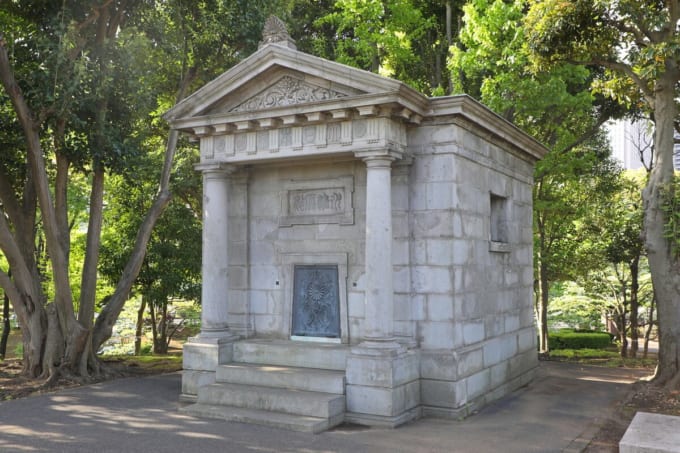 国会前庭の日本水準原点標庫（東京・永田町）